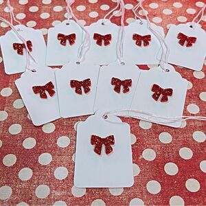 10 White Gift Tags with Red Glitter Bows
